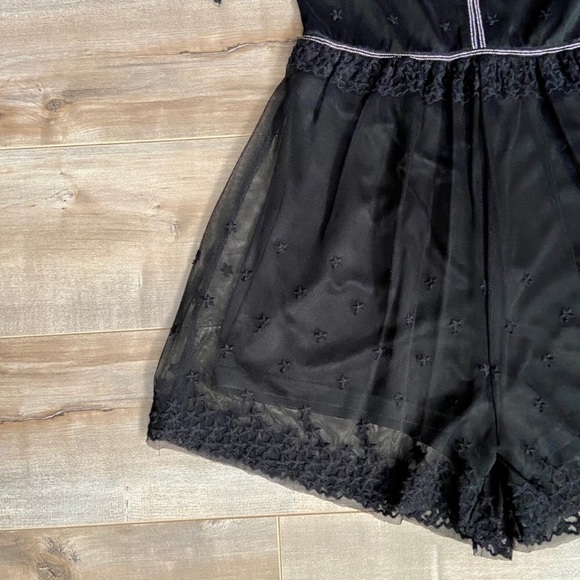 Honey Punch Carina Star Lace Romper - Picture 10 of 13